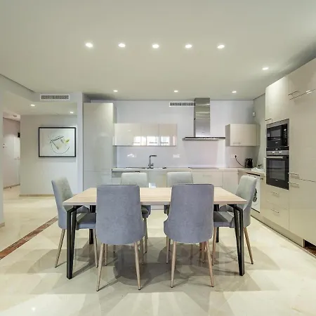 아파트 Mediterranean Bliss - 3 Bedroom Ground Floor 에스테포나