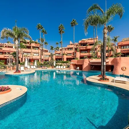 Mediterranean Bliss - 3 Bedroom Ground Floor 에스테포나