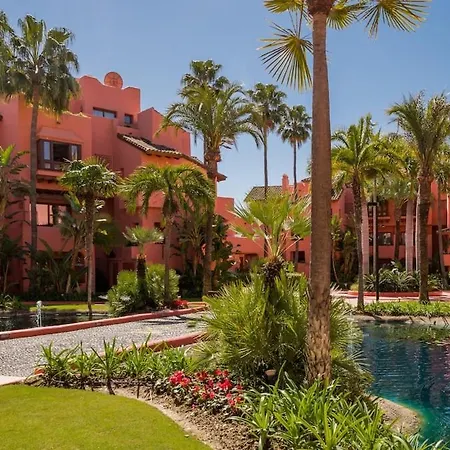 Mediterranean Bliss - 3 Bedroom Ground Floor 公寓