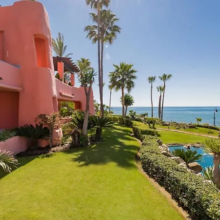 Mediterranean Bliss - 3 Bedroom Ground Floor 公寓