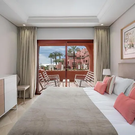 Mediterranean Bliss - 3 Bedroom Ground Floor * 埃斯特波纳